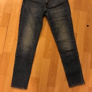Levi’s 711 skinny jean